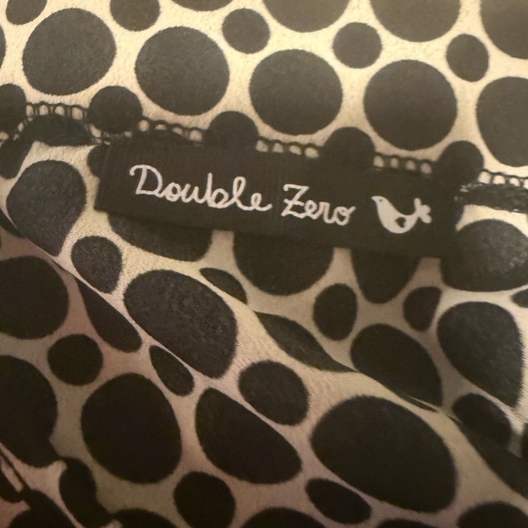 Double Zero Black and Cream Geometric Camisole - Picture 9 of 10